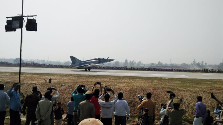 Fighter aircraft will run on expressway