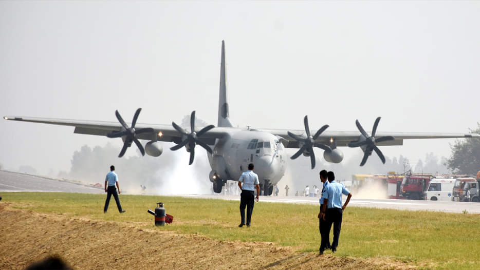 bravery of Indian Air Force on Express-Way