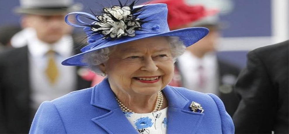 Queen of Britain never holds cash in her purse