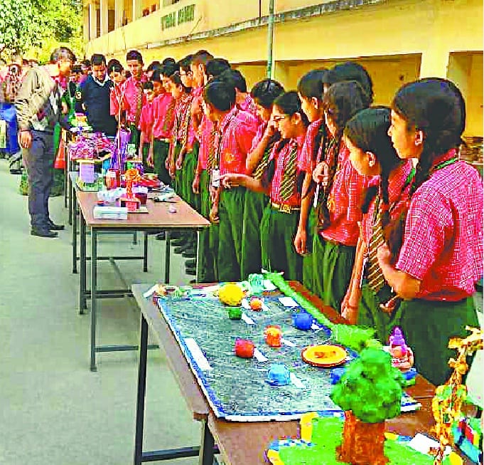Children show talent in handicraft competition