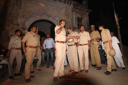 ruckus in hasanganj in Lucknow.