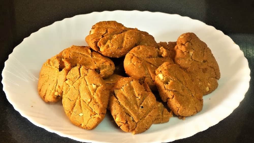 Chhath Puja 2018: With these easy recipe you can make crispy thekua at home