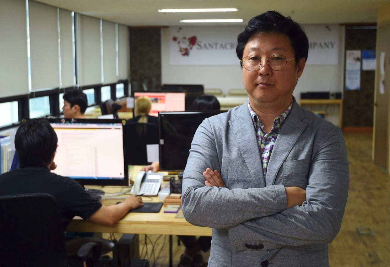 kim ho jin saves women from unwanted pictures propaganda on the internet