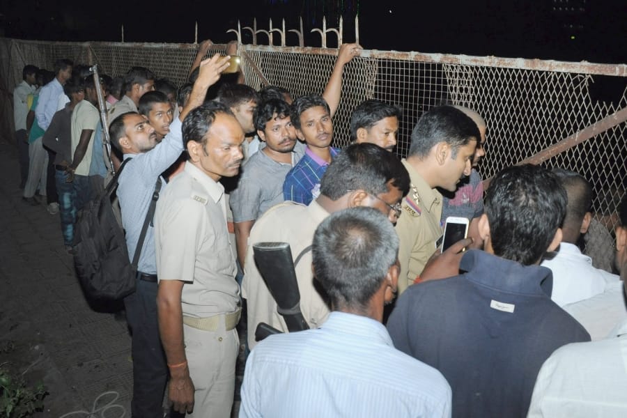  two get drowned in a lake and died in Lucknow.