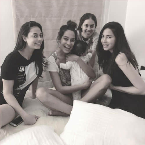 lisa haydon shares son photo on instagram goes viral