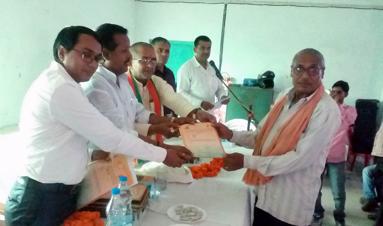 500 किसानों को दिया कर्ज माफी प्रमाण पत्र