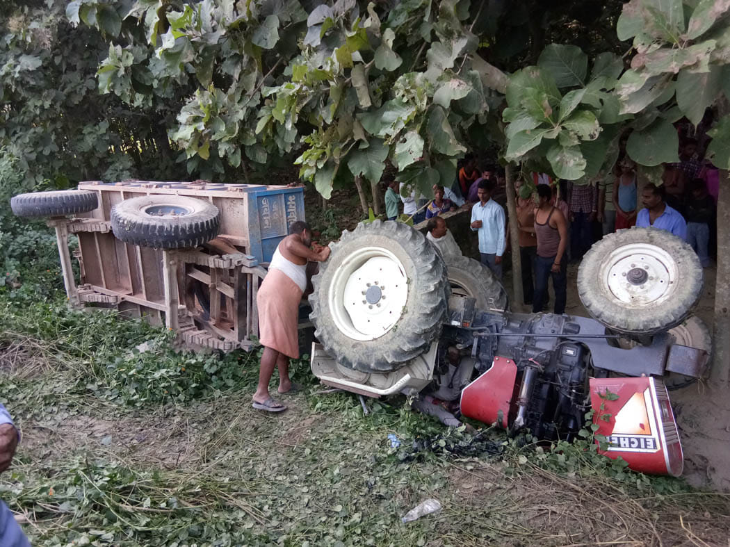 Tractor-trolley counterclaimed, 18 injured