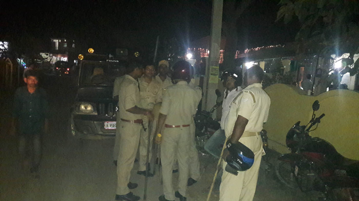 The young man caught on suspicion, then the ruckus done on the checkpoint.