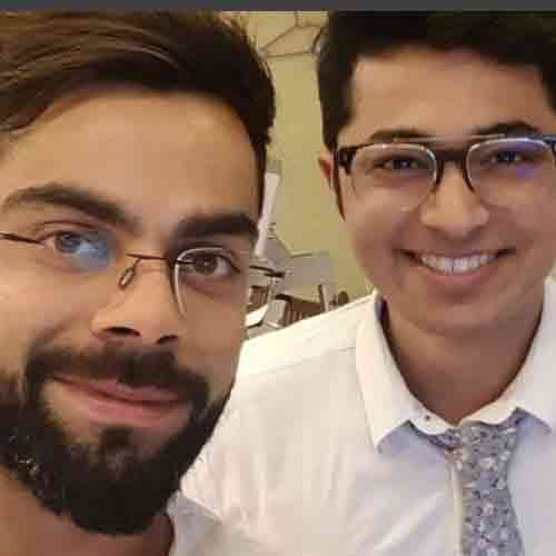 anushka sharma and virat kohli went to doctor clinic photos viral