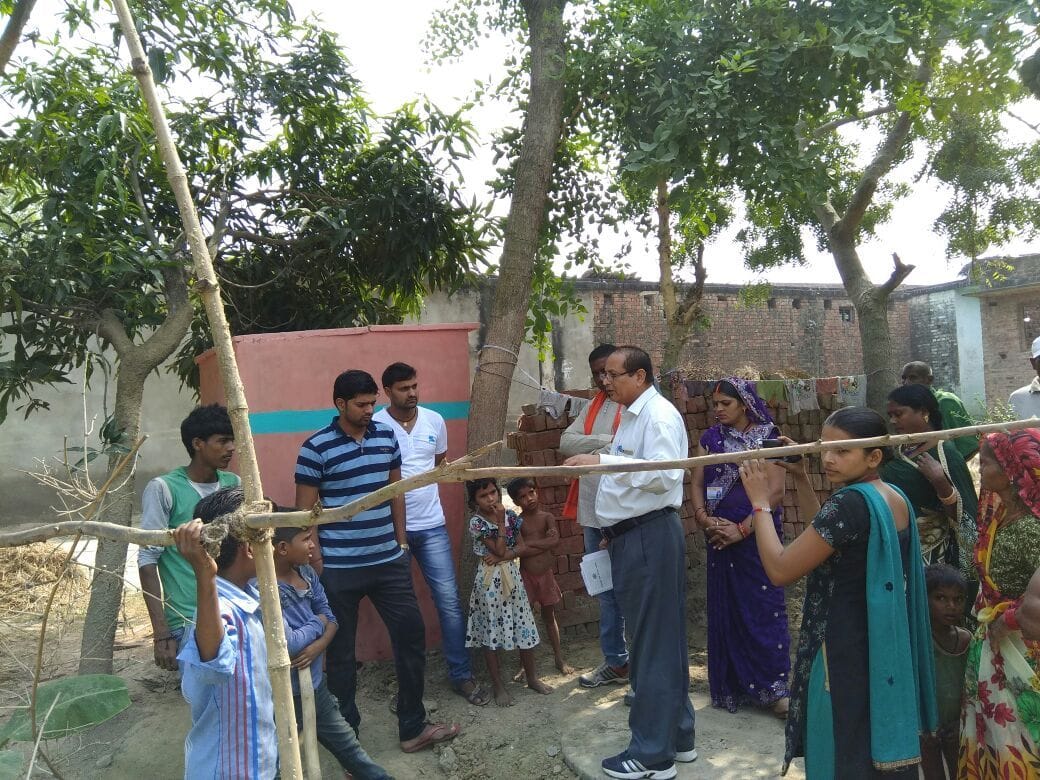 खुले में शौच की परंपरा लोगों को बना रही रोगी : एडीओ पंचायत