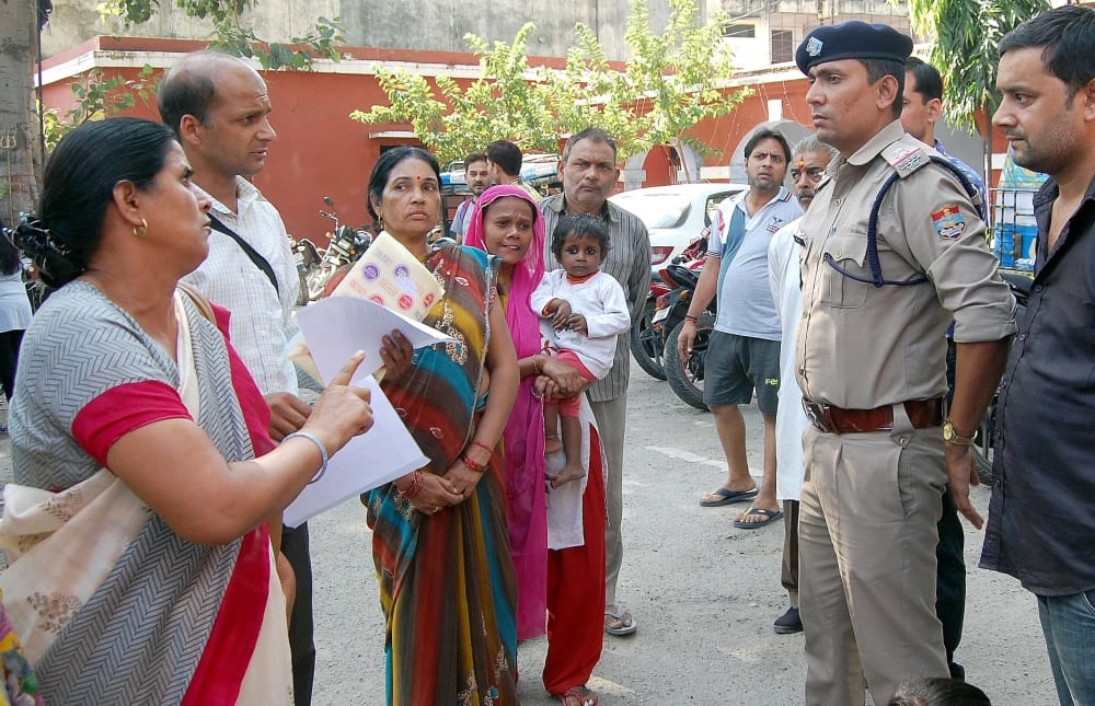 after seeing school locked student set class on road