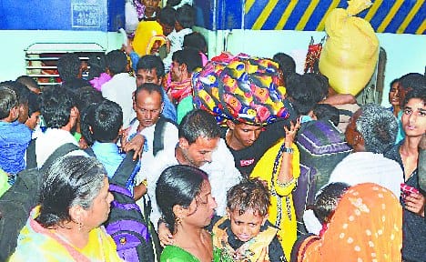 Neither crowds decreased nor latitudes of trains