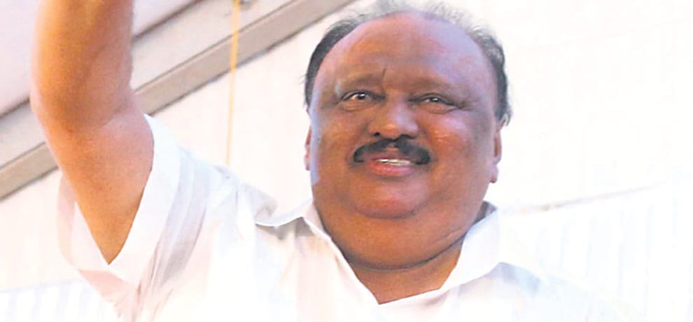 Minister Thomas Chandy encroachment case Kerala HC asks state government about thier stand