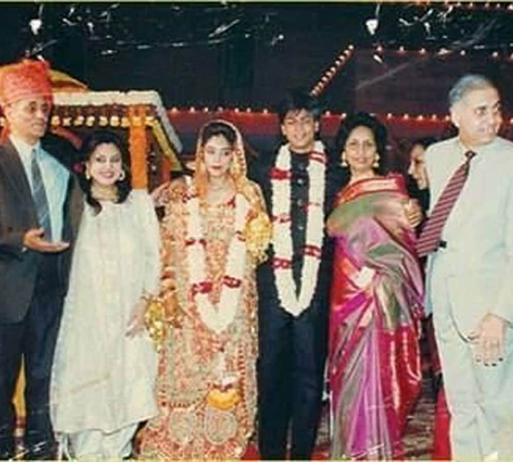 shah rukh khan and gauri khan wedding album know his love story