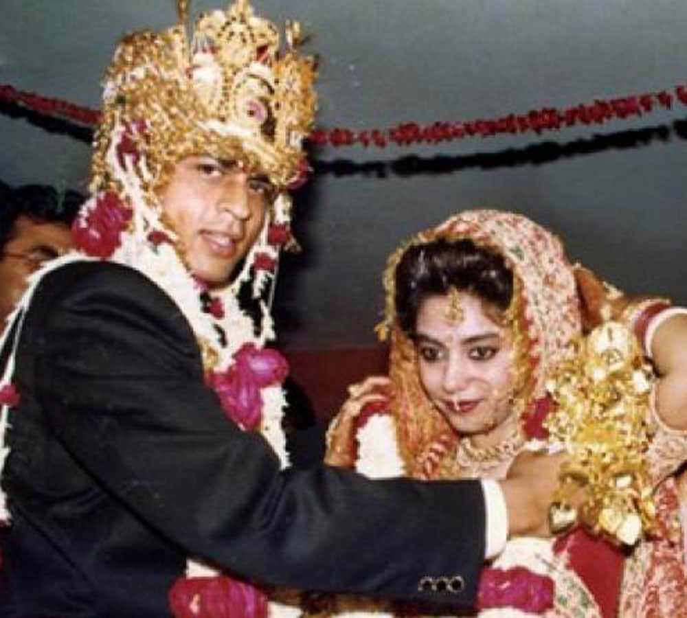 shah rukh khan and gauri khan wedding album know his love story