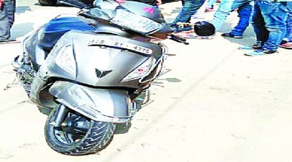 A truck filled with cylinders crushed the student, only lamp of the house was extinguished