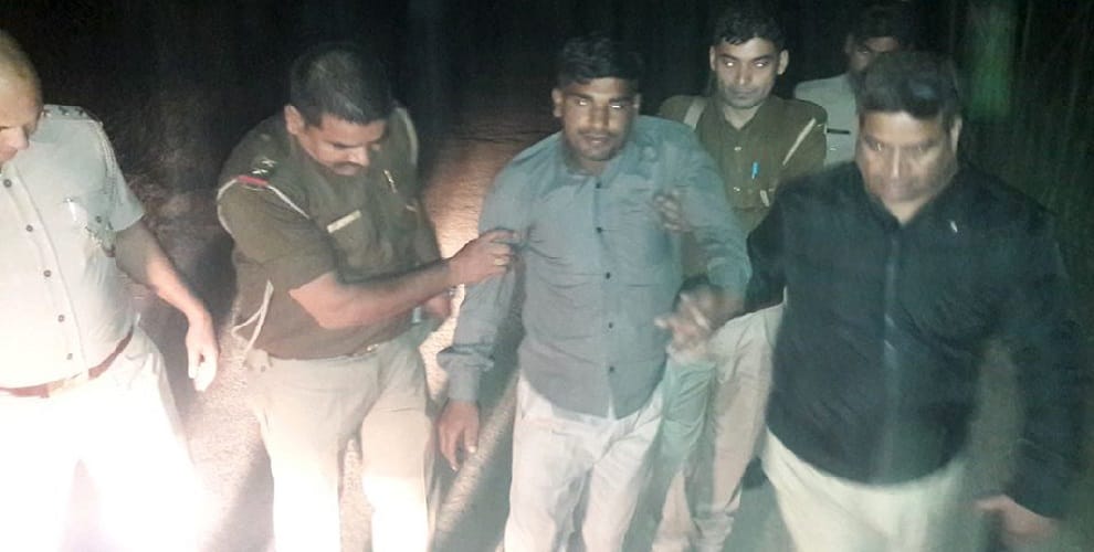 Encounter : Police firing among criminals, one arrested