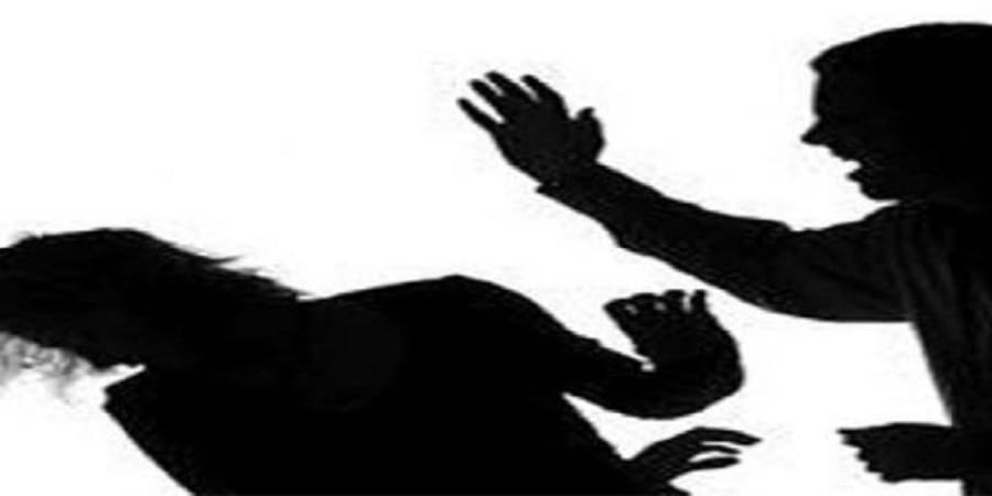 पैंठ की हिस्सेदार को लेकर भाई-भाई बने दुश्मन, चले  ईंट-पत्थर