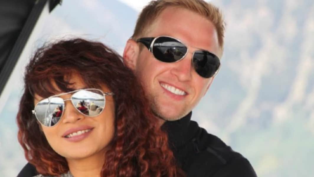 Aashka Goradia and Brent Goble wedding card pics out view pics