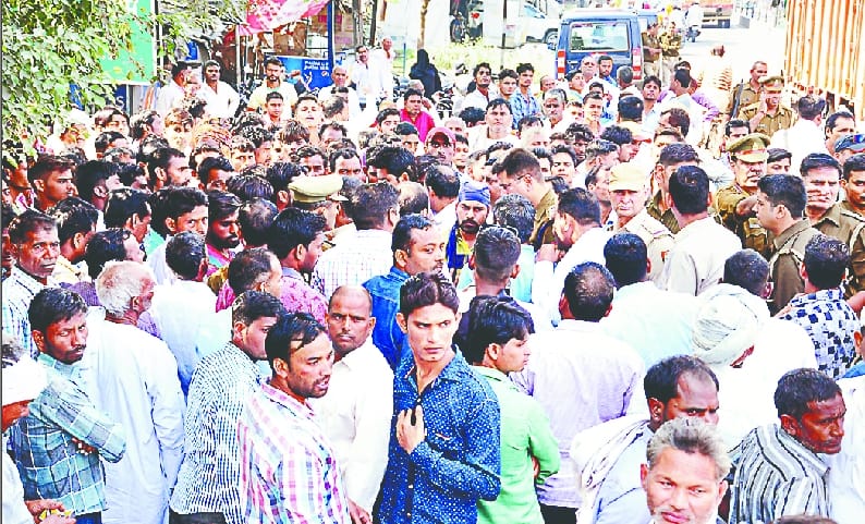 The body was thrown into the farm killing a young man in saharanpur