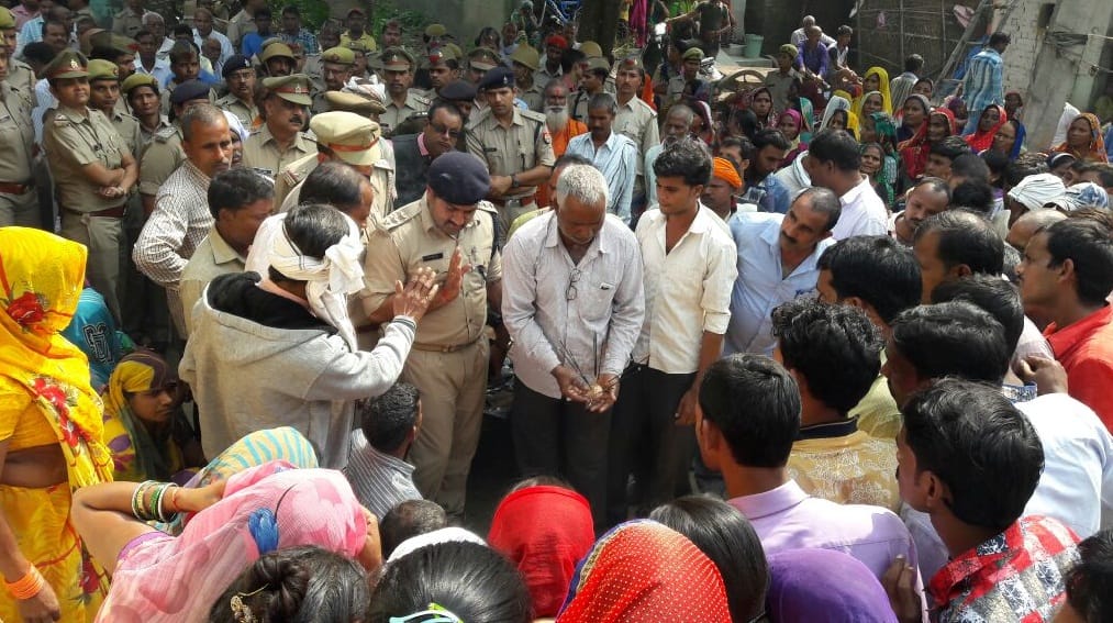 पिपराइच में पुलिस फोर्स तैनात, गांव में शांति