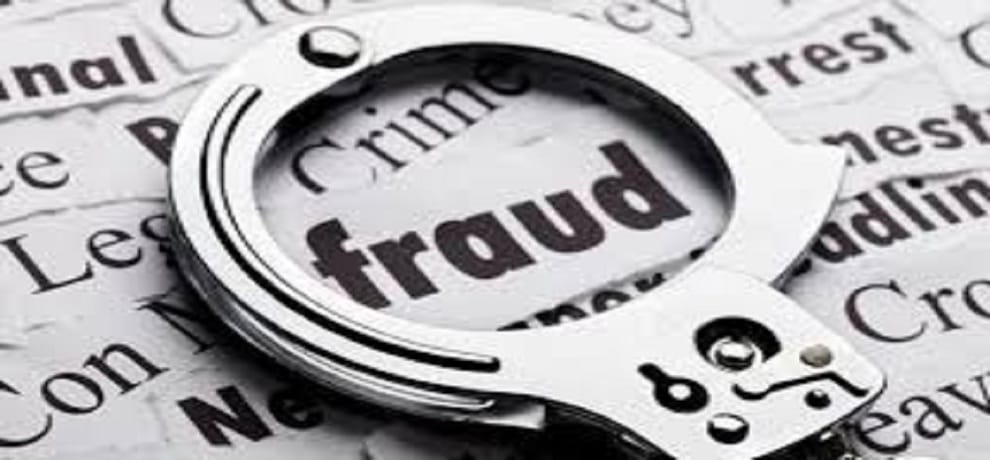 fake police officer cheated two Businessmen in Uttar pradesh's Gorakhpur