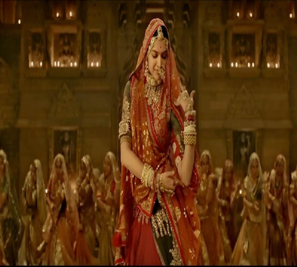 film padmawati song ghoomer release deepika looks so royal