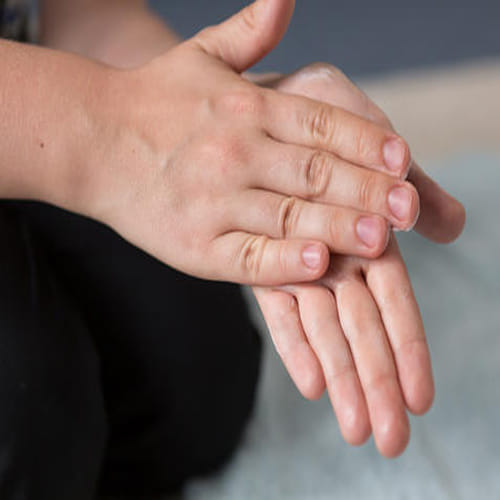 index finger length indicate your luck and money according to palmistry