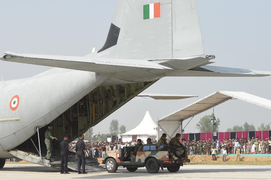 operational exercise of indian air force on lucknow agra express way.