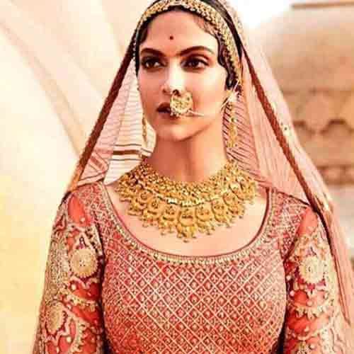 deepika padukone look in ghoomer song in film padmavati