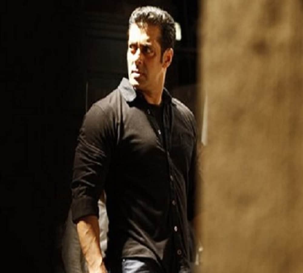 salman khan shares photo, see his new look in race 3