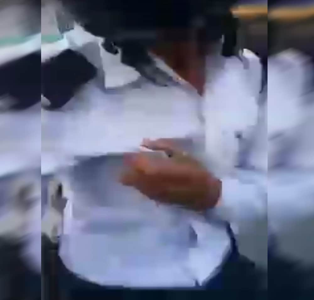 traffic police constable video viral after taking bribe in rudrapur