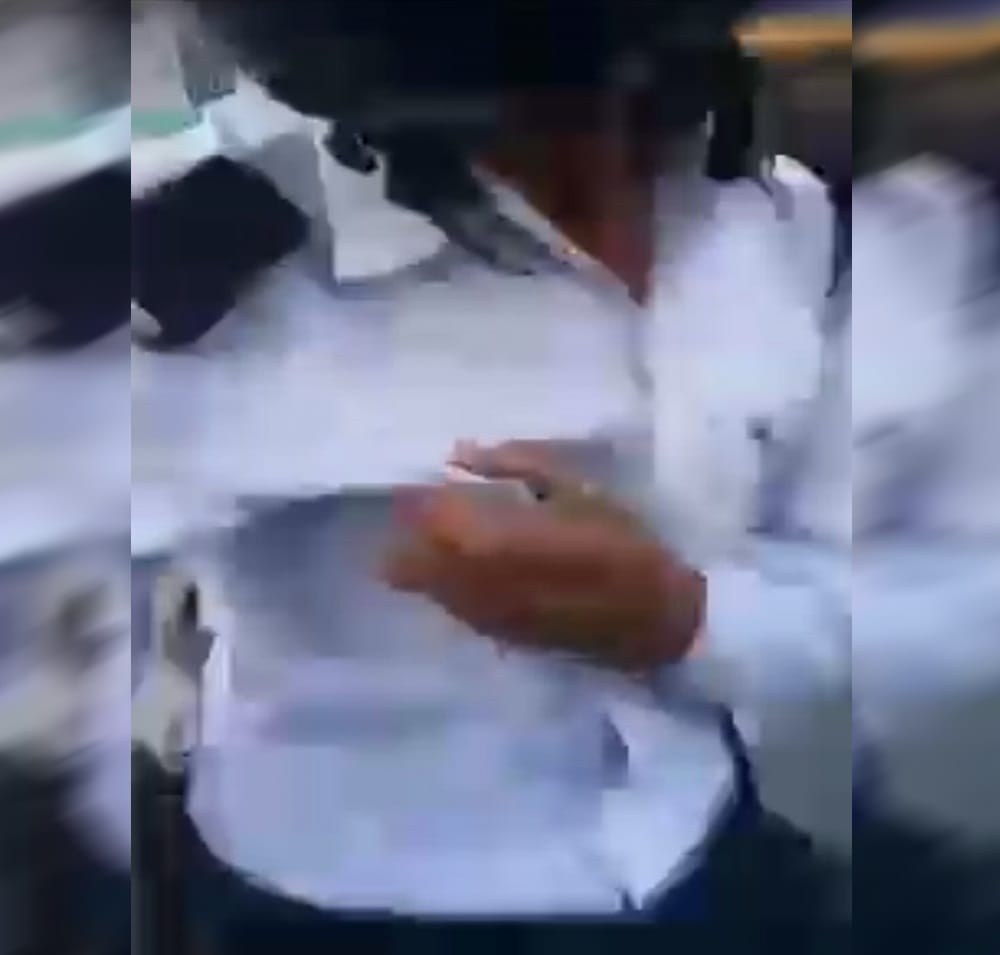 traffic police constable video viral after taking bribe in rudrapur