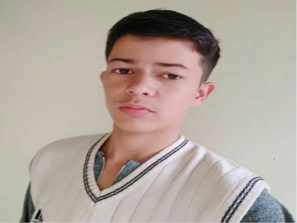  student made unique device in shoes for mobile charge in almora