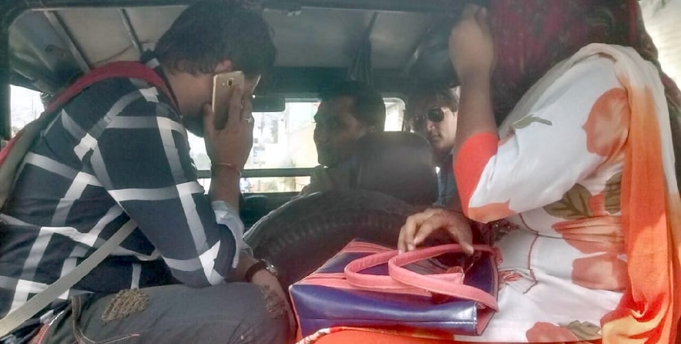 Police raid in the hotel, two couples caught in an abusive condition