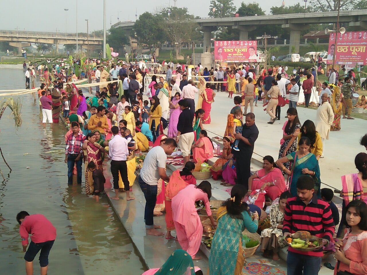 chhat festival celebrated in lucknow