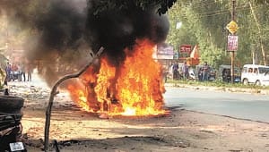 Fire in Tata Safari running on highway