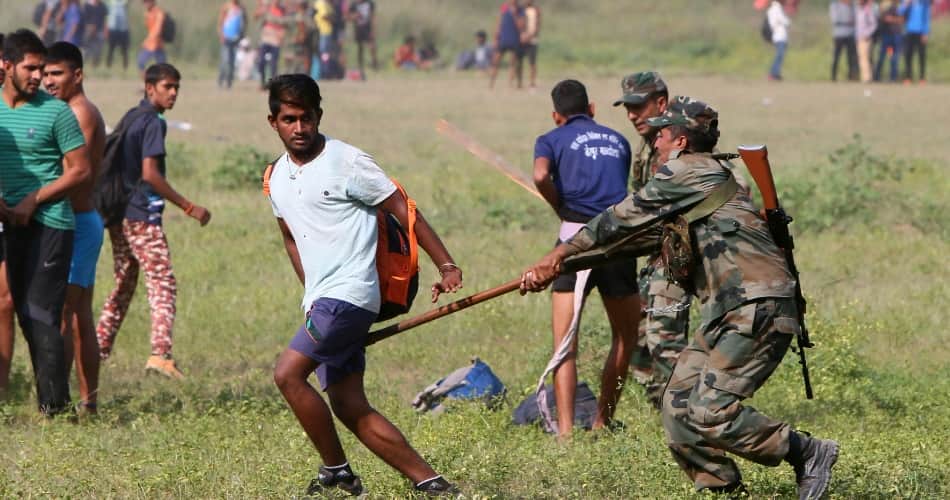 lathicharge in indian army recruitment rally at chandigarh