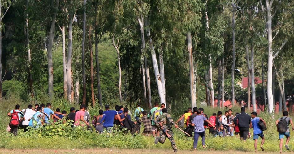 lathicharge in indian army recruitment rally at chandigarh
