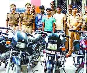 Three auto lifters nabbed
