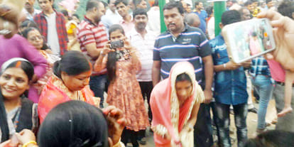 Chhath puja 2017 - worship of sun by giving Arghya