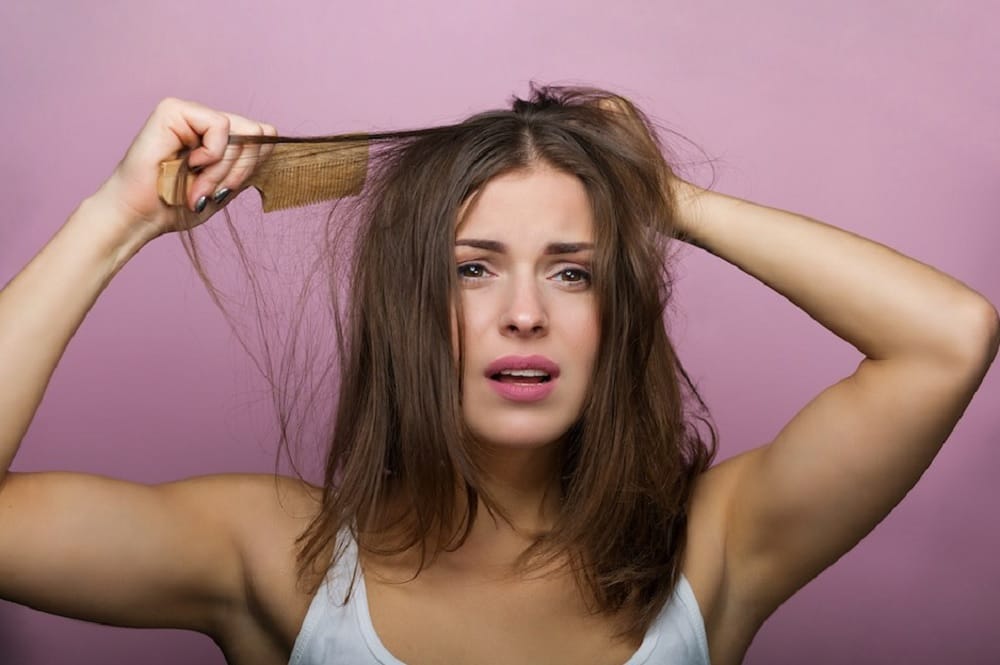Know these amazing unknown benefits of using wooden comb in hair