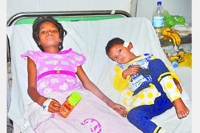 police investigation on girl children thrown out of the train in sitapur.