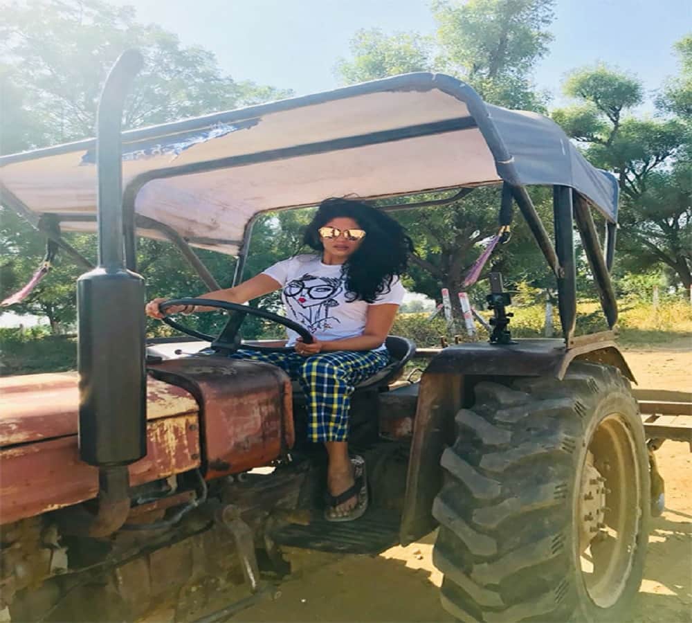 Kavita Kaushik shared her road trip photos with husband