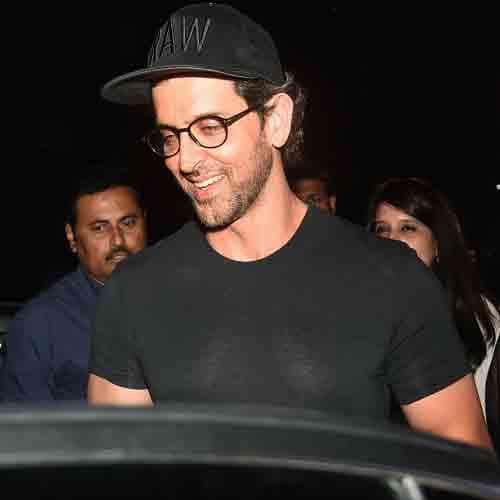 hrithik roshan celebrates ex wife suzanne khan birthday