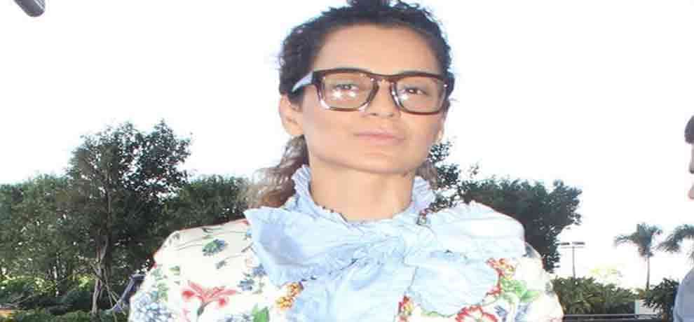 kangana ranaut ait airport with most expensive handbag