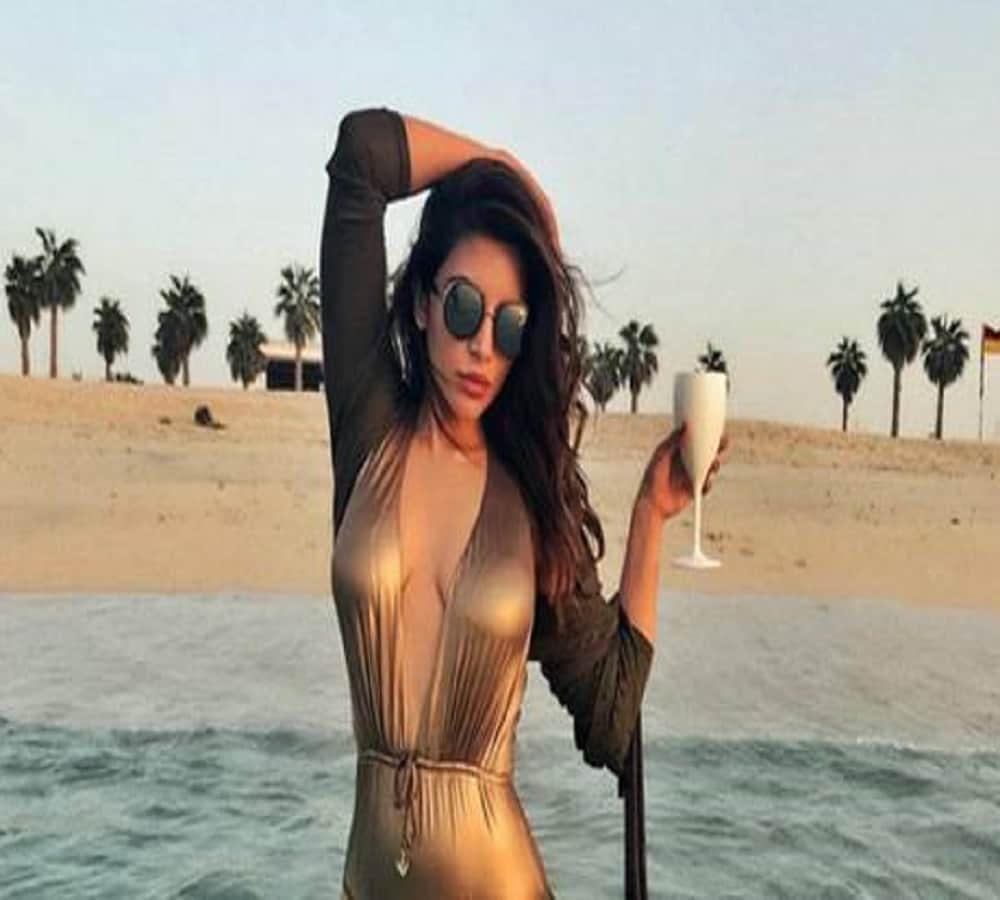  shama sikandar bikini photos from dubai viral on social media 