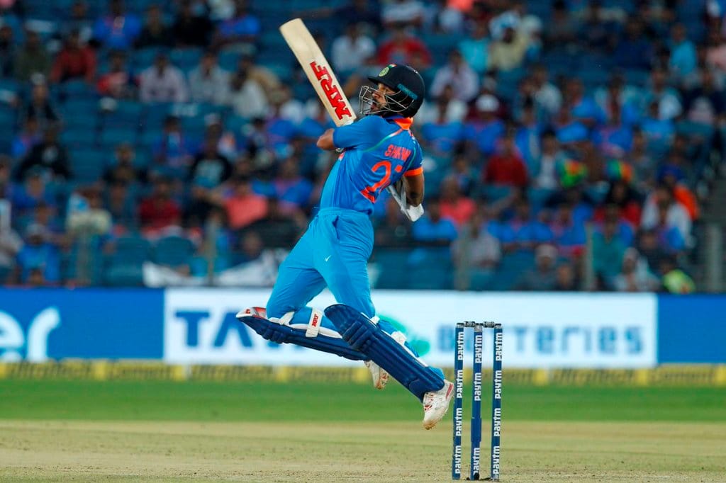 shikhar dhawan becomes second fastest indian to complete 4000 odi runs