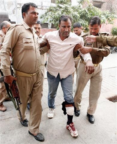 Before the five lakh robbing, two miscreants in the encounter