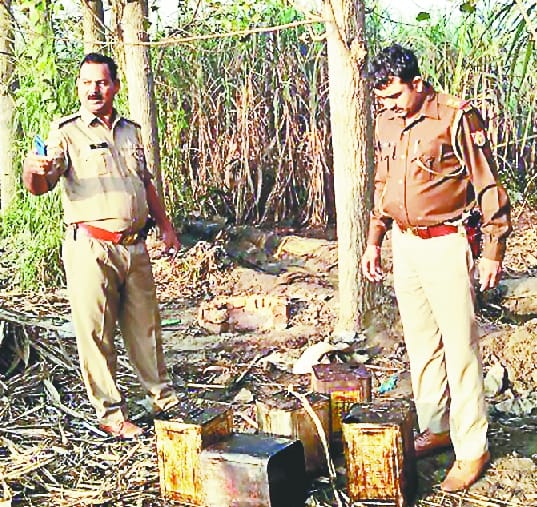 Illegal liquor seized, three accused arrested in saharanpur